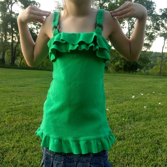 Belle Du Jour Other - Belle du Jour Girls Medium Kelly Green Ruffle Tank